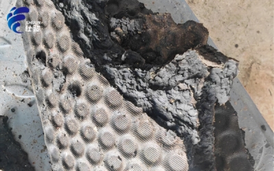 如何解決壓泥后泥太稀,含水率高，污泥壓不成型問題-青島仕駿