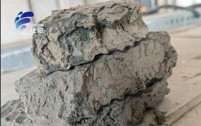 降低污水處理廠泥餅含水率：污泥增效劑的應(yīng)用與實(shí)踐-青島仕駿